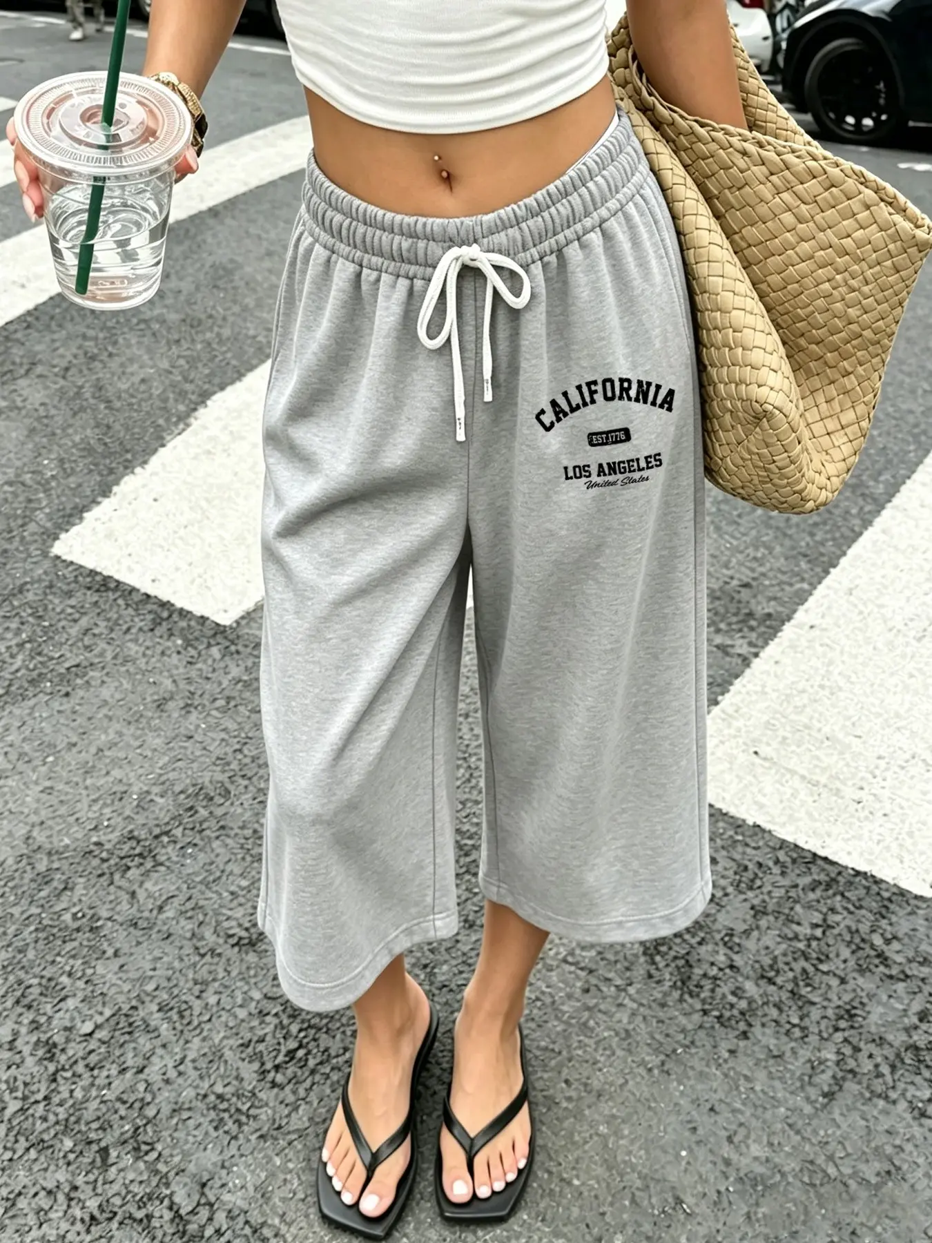 Women's Casual Everyday Loose Capri Cropped Pants, Drawstring Mid Waist, Elastic Waist, Plain Design, All Seasons, Fashionable and Comfortable