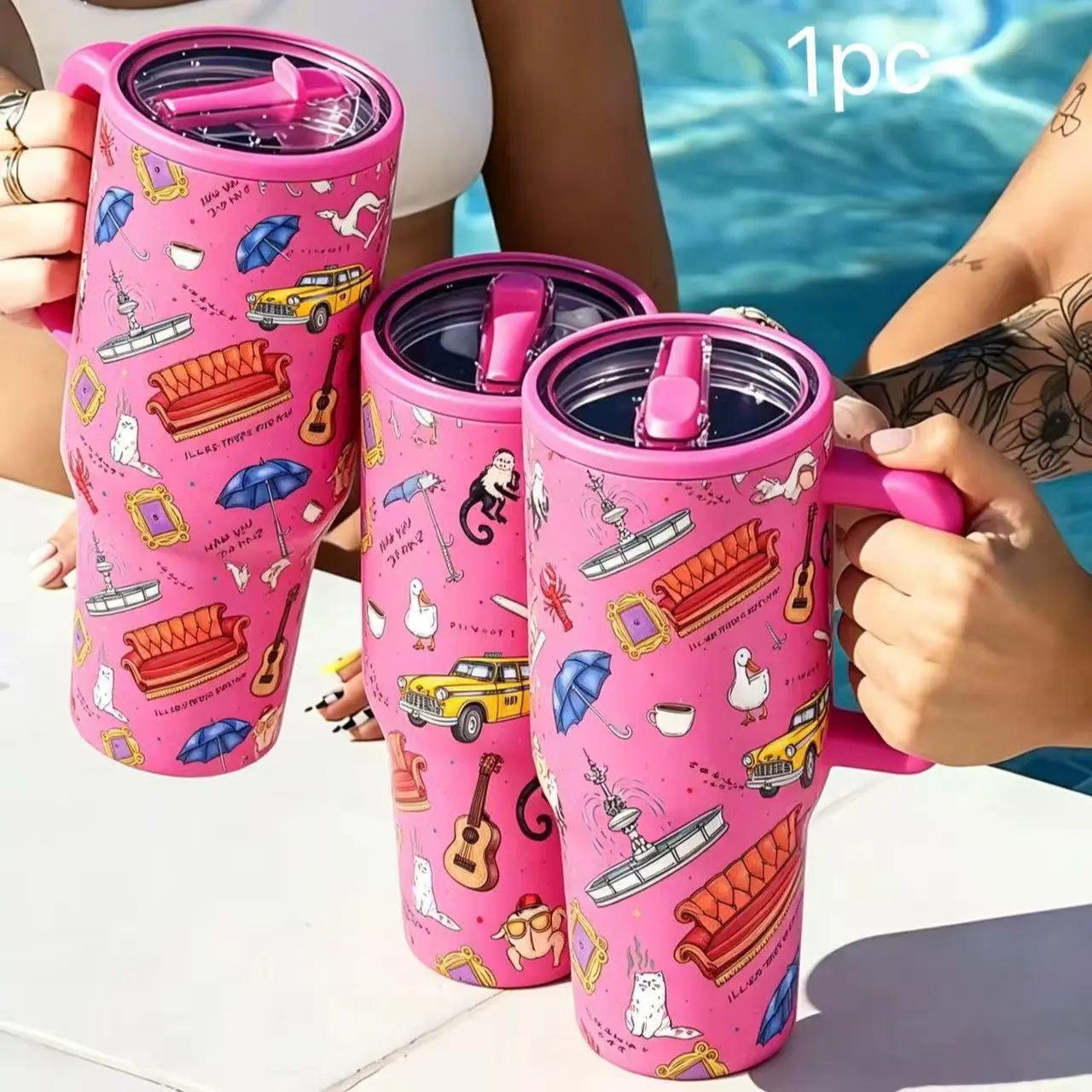 1pc 40oz Friends Vintage Sitcom Themed Tumbler with Handle and Straw, Hand Drawn Central Perk Sofa Quote Graphic Insulated Water Cup, Insulated Drink Cup, Insulated Coffee Tumbler, Cozy Travel Tumbler Ideal Gift for TV Show Lovers