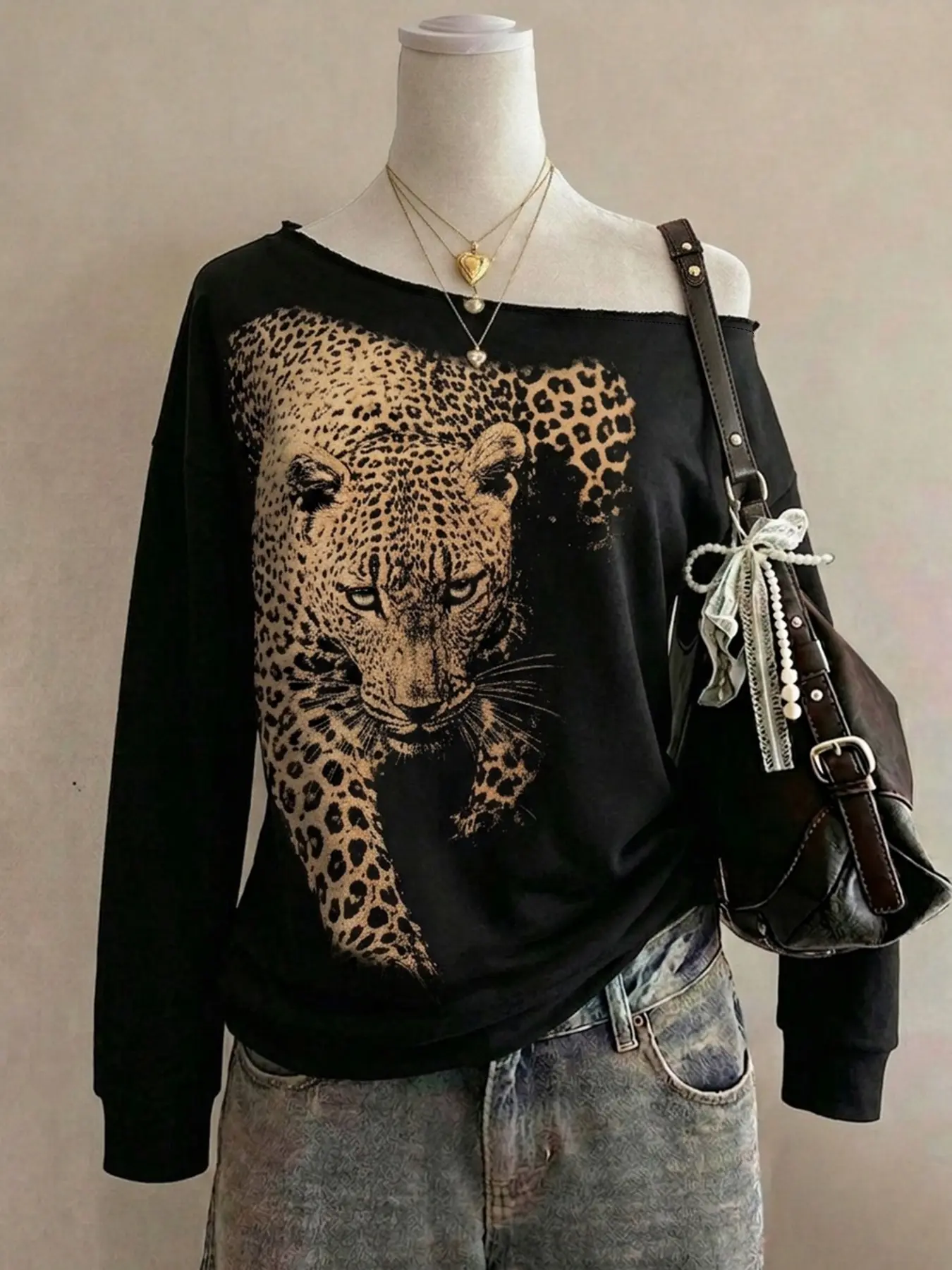 Women's Off-Shoulder Pullover Sweatshirt, Leopard Print, Loose Fit, Long Sleeve, Casual Daily Wear, Fall & Winter