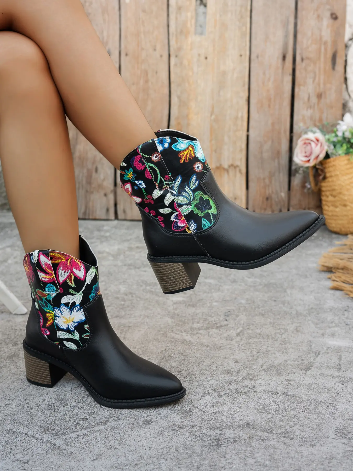 Women's Retro Floral Patchwork Pointed Toe Short Boots, Thick Heel Western Boot, Comfortable Soft Sole, Fall & Winter Fashion