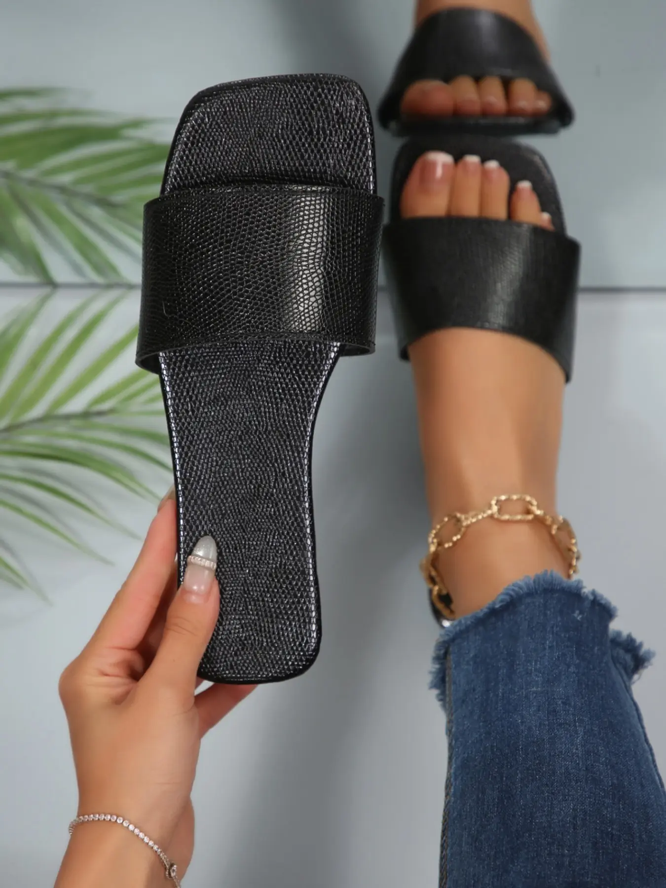 Vintage Snake Skin Pattern Wide Strap Flat Sandals for Women, Square Toe Open-Toe Non-Slip Soft Sole, Outdoor Casual Vacation Slip-On Shoes, Chic Summer Footwear