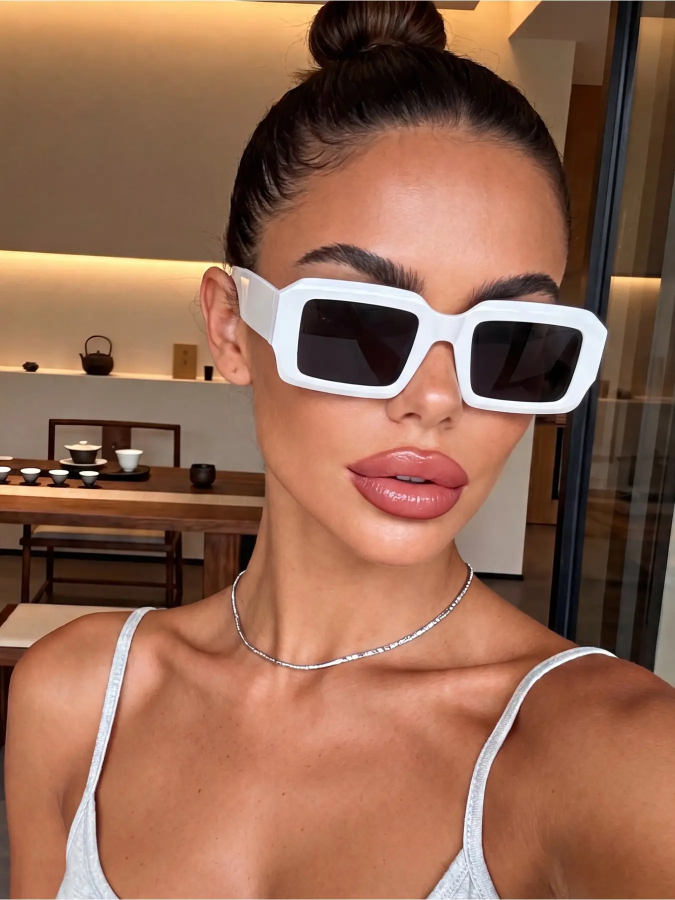 1 pair of men's and women's rectangular large frame white sunglasses, suitable for daily outfits, beach accessories, music festivals, outdoor activities, street style looks, driving, camping, hiking, sports, and golf.