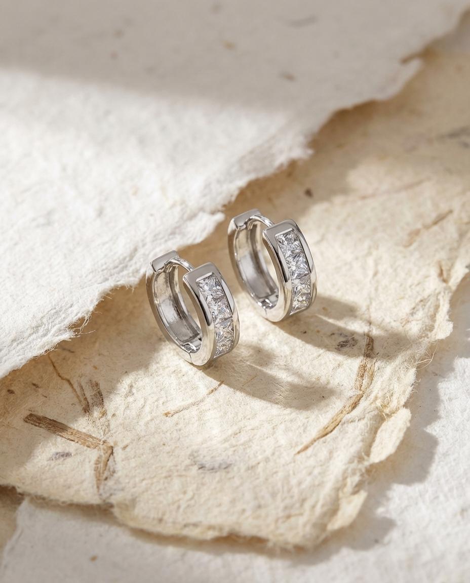 High-quality Brilliant Zircon Earrings Finely Crafted Clear and Sparkling Enhances Face Shape Adds Elegance Ideal for Parties and Gatherings Simple Versatile Design Thoughtful Gift