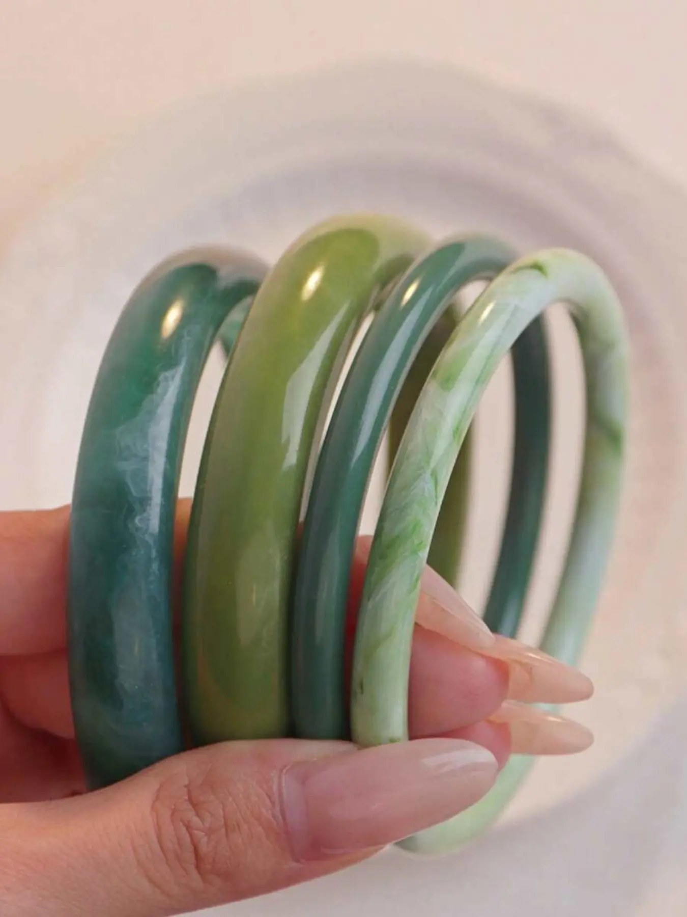4pcs Elegant Retro Acrylic Round Bangle Bracelets for Women, Bracelet Set, Simple Design, Perfect for Casual Wear and Special Occasions