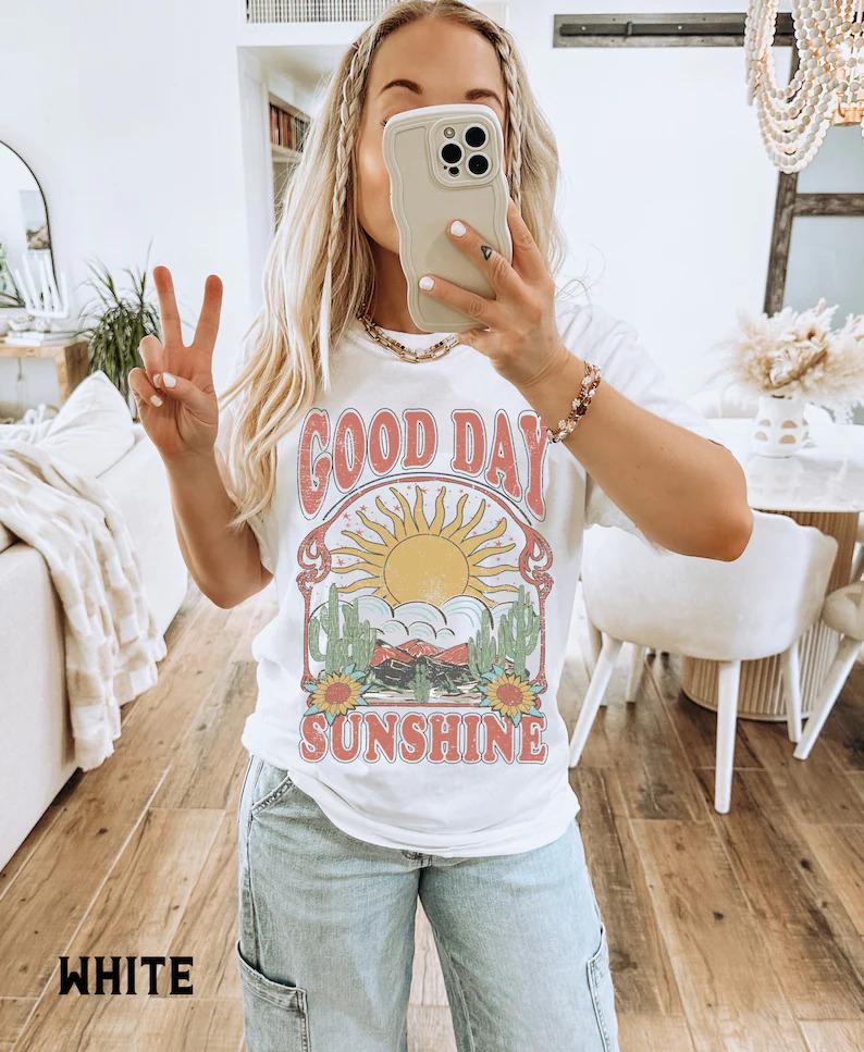 Good Day Sunshine Tee - Sun Graphic Unisex T-Shirt - Boho Retro 70s Style Hippie Shirt, Oversized Tee, Ultra-Soft Comfy Fabric, Everyday Top