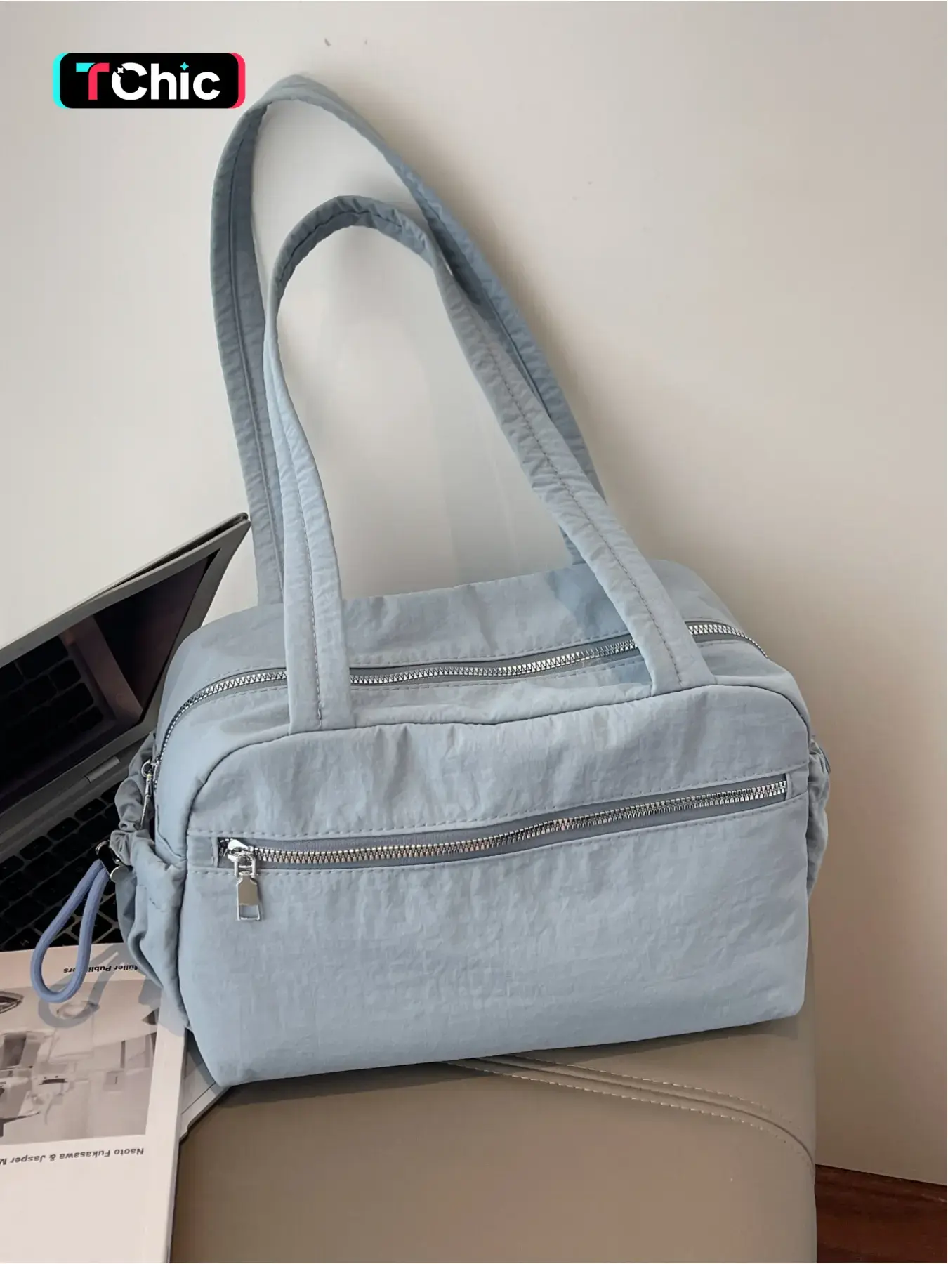 lightweight travel, fitness, leisure, Multifunctional sports bag, Lightweight Gym Workout Bag, nylon cloth handbag, portable single-shoulder bag for commuting, zipper closure, multiple colors, suitable for short trips, campus commuting