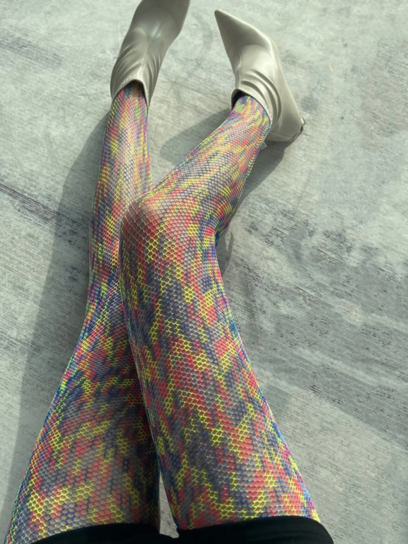 1 Pair Tie-Dye Rainbow Mixed Color Fine Mesh Fishing Net Pantyhose, Stylish and Comfortable Footwear for Daily Wear
