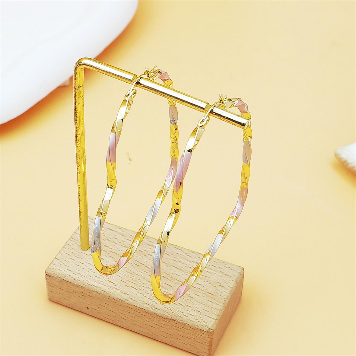 18K Gold Plated Heart Twist Hoop Earrings for Women, Minimalist Geometric Open Hoop Design, Simple Chic Korean Style Jewelry, Lightweight & Elegant for Daily Wear, Parties & Everyday Outfits