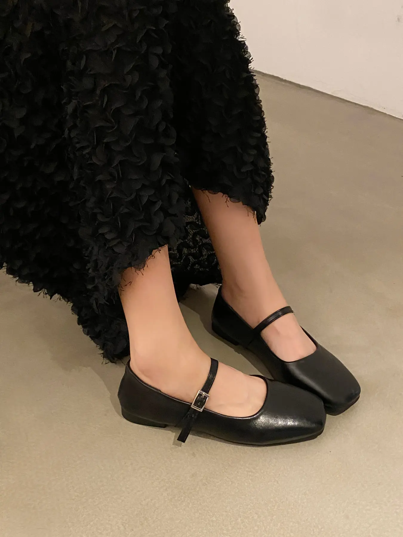 Women's fashionable minimalist thin-strap adjustable buckle ballet flats with square toe, suitable for daily wear at work, dates, and travel