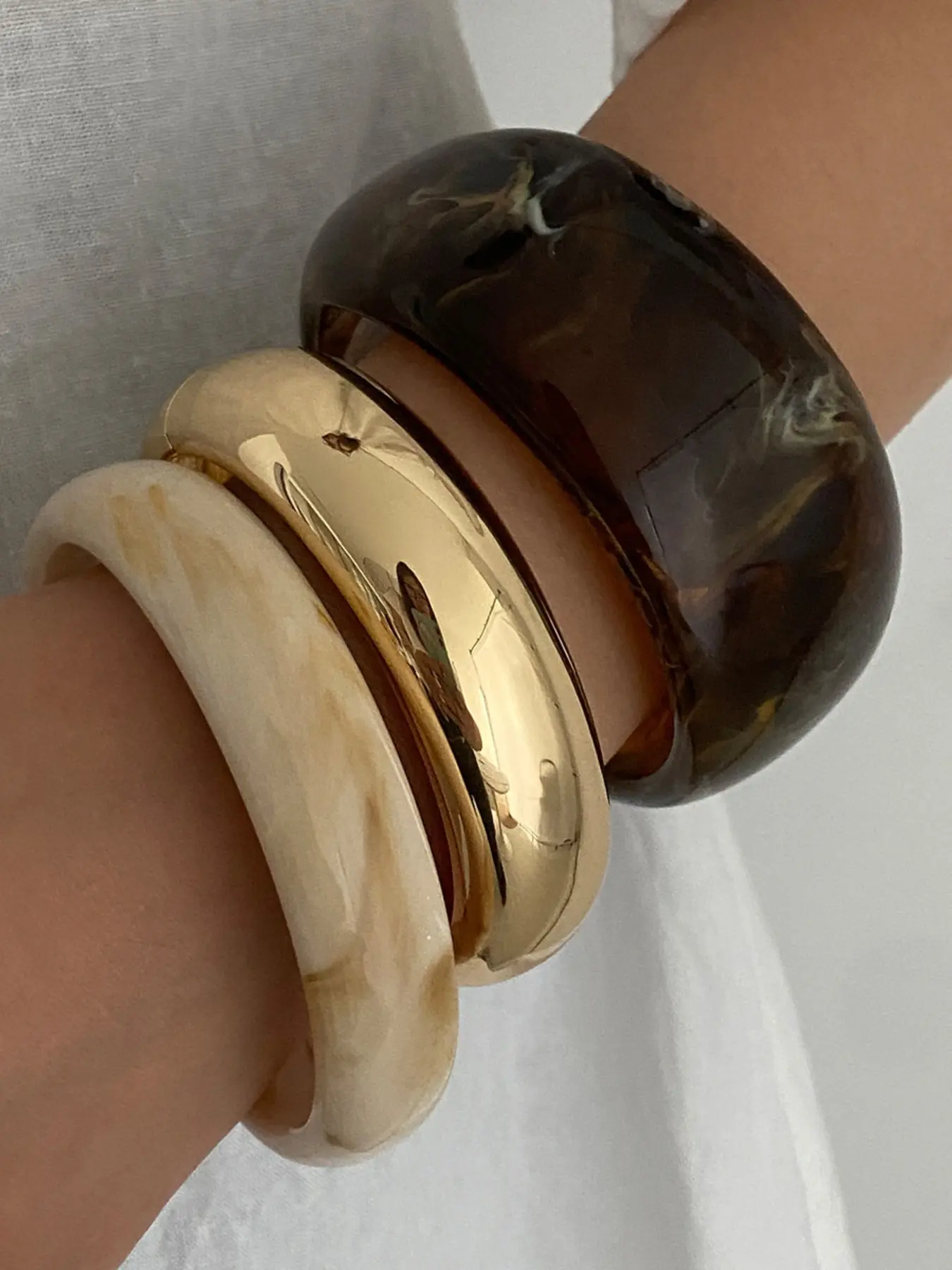 Elegant Resin Alloy Wide Bangle Bracelet, Trendy Stack Bangle, High-End Exaggerated Design, Versatile Women's Jewelry, Fashionable and Durable Accessory, Exquisite Bracelet, Bangles bracelets