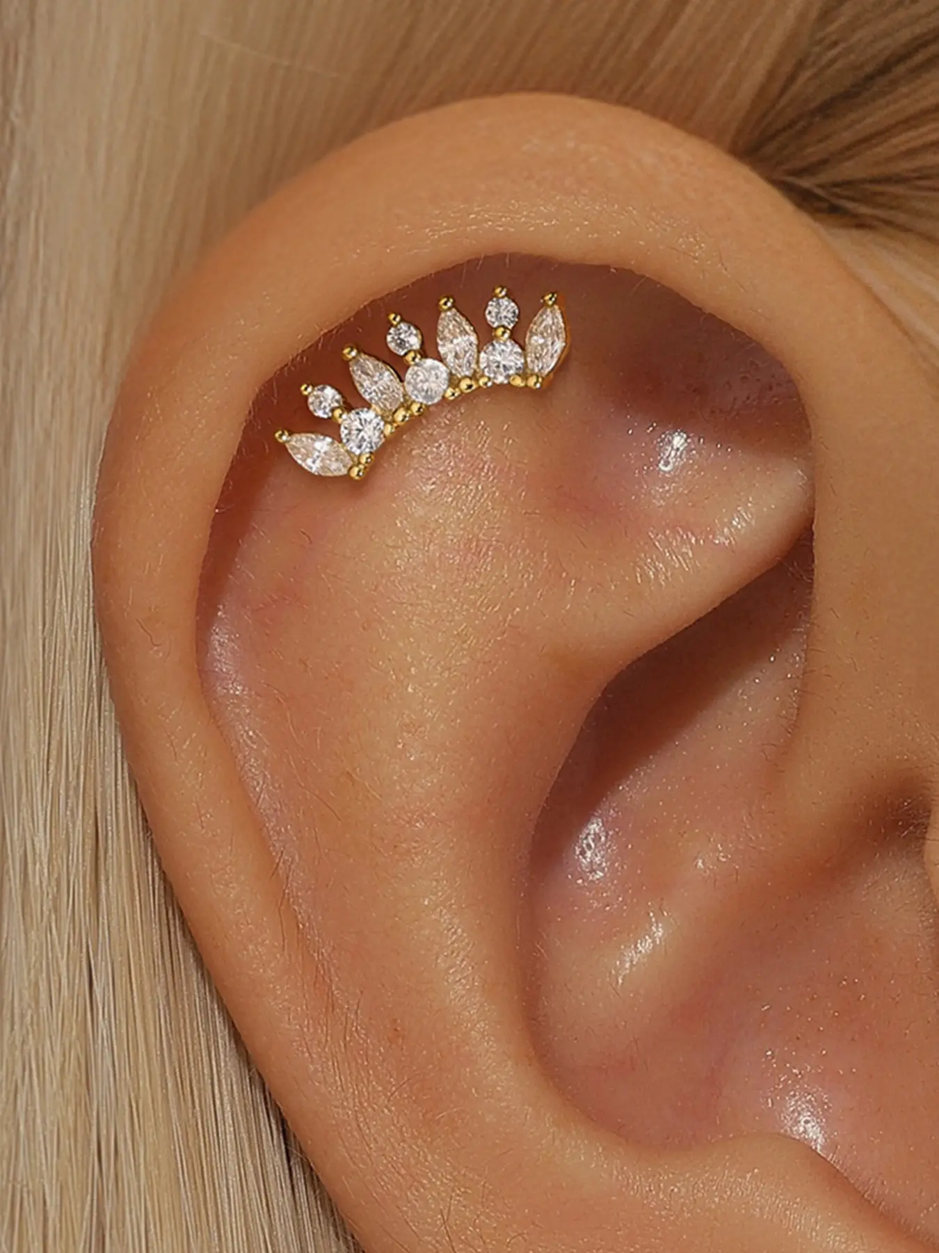 1Pc 925 Sterling Silver Classic Crown Flat-Back Stud Earring Hypoallergenic Cartilage Helix Tragus Lobe Piercing Suitable For Women For Daily, Dates, Vacation, Wedding, Party, Holiday Gift Classic Style Earrings Flat Back Studs