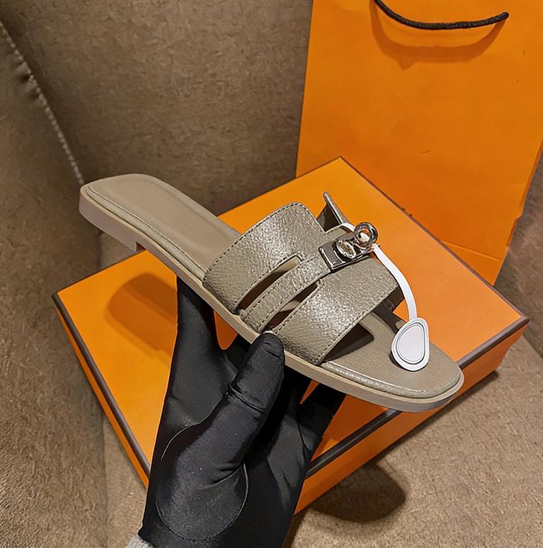 Women's Flat Slippers with Metal Buckle - Stylish & Versatile Spring/Summer New Arrivals SpringStatements Casual Flip Flops Girl Sandal Walking Shoes Footwear