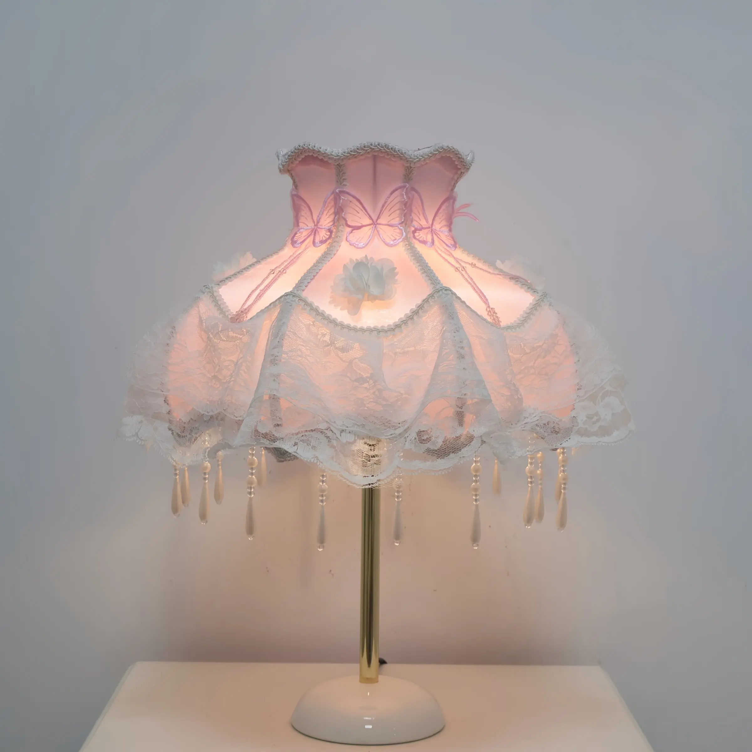 2 Styles Vintage Lace Table Lamp Butterfly Floral Fabric Lampshade Tassel Bedside Desk Lamp Aesthetic Cottagecore Decor Night Light For Bedroom Girls Room Home Decor Gift