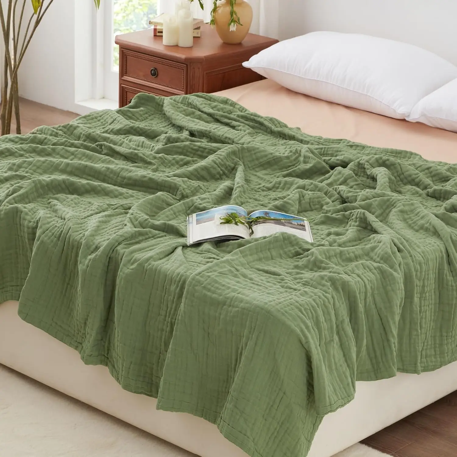 100% Cotton Muslin Blanket, 6 Layer Lightweight Breathable Gauze King Size Blanket 108 x 90 Inches, Soft Summer Blanket for Bed, Sage Green