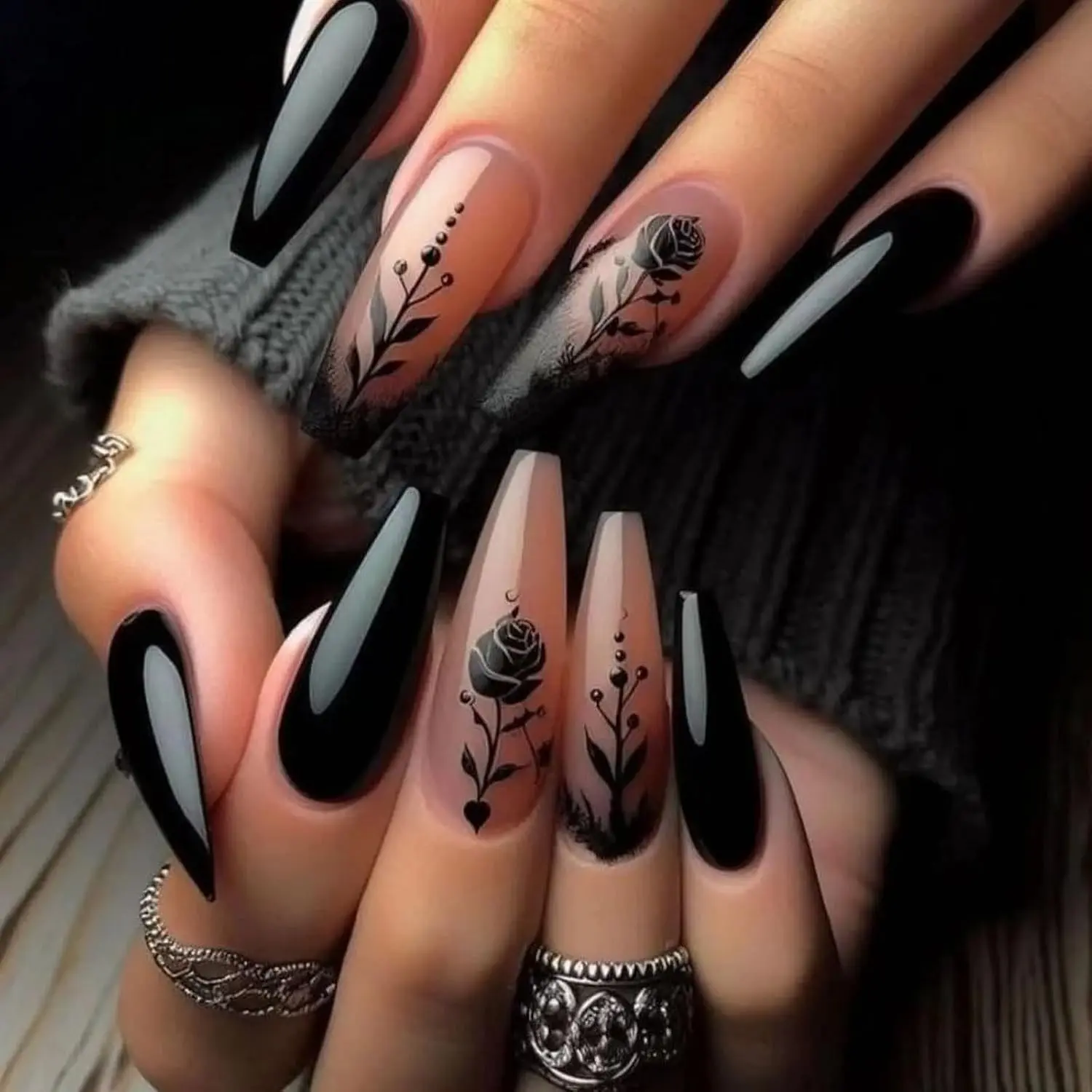 Press on Nails - Long Coffin Glue on Nails with Goth Black, Acrylic Gothic Rose Design 24 pcsGift