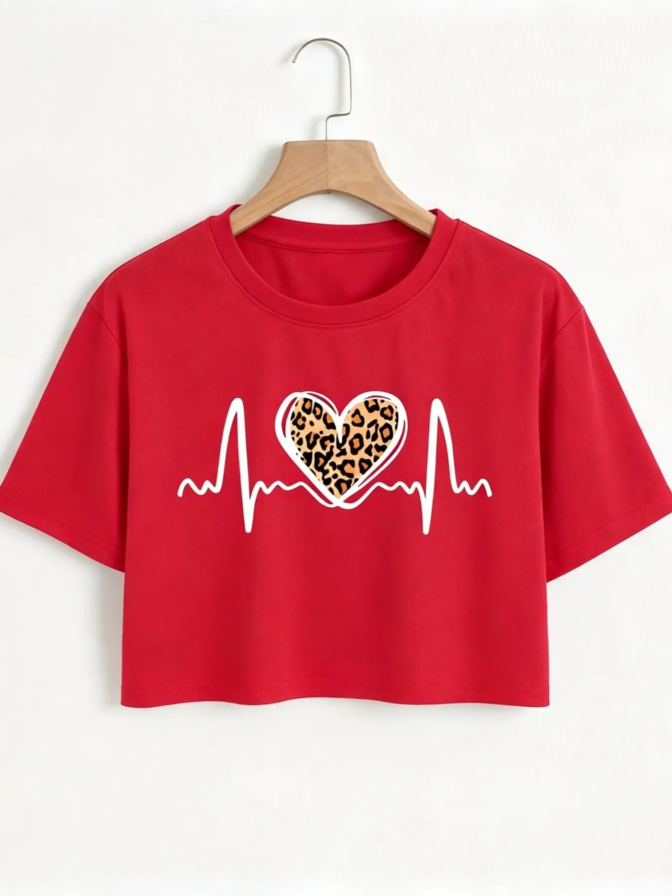 Heart and Leopard Print Crop Tee, Graphic Cheetah Print Tees for Women, Casual Fitted Short Sleeve Top, All Seasons Fashion