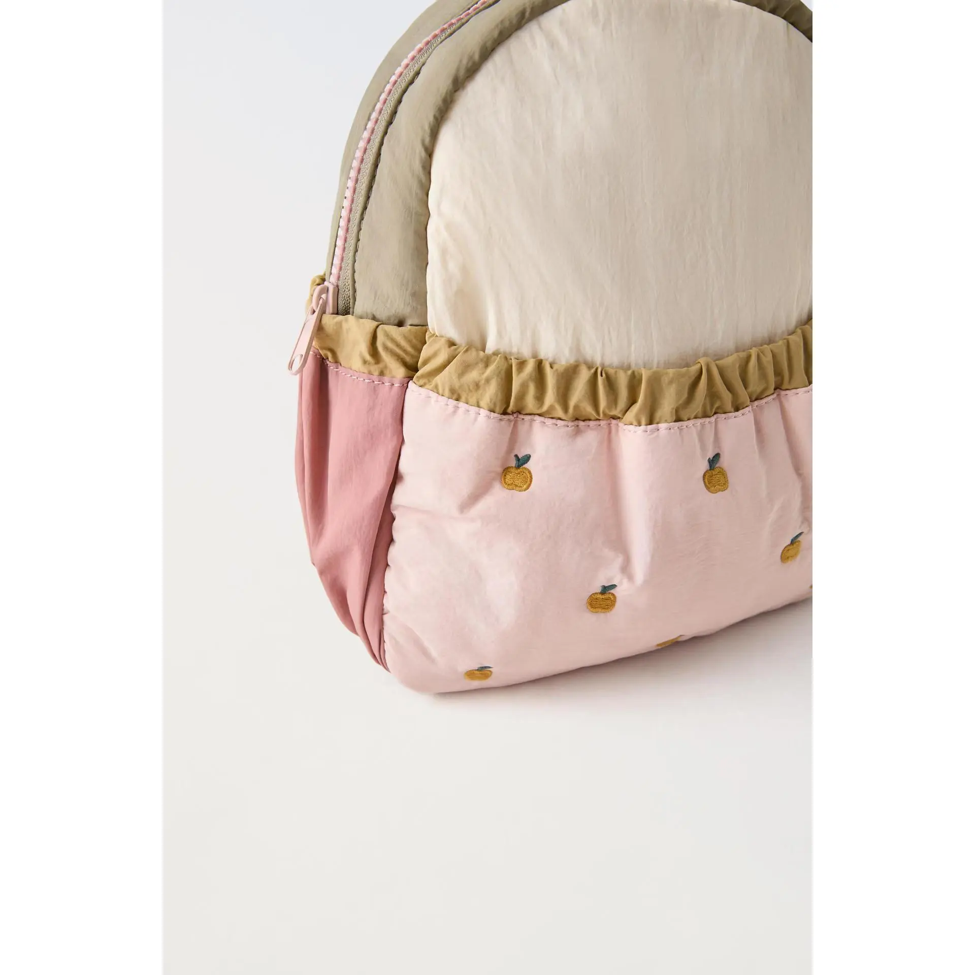 New Little Apple Embroidery Backpack Lightweight Children's School Bag Cute Kindergarten Trendy Backpack Luggage Bag For Kids