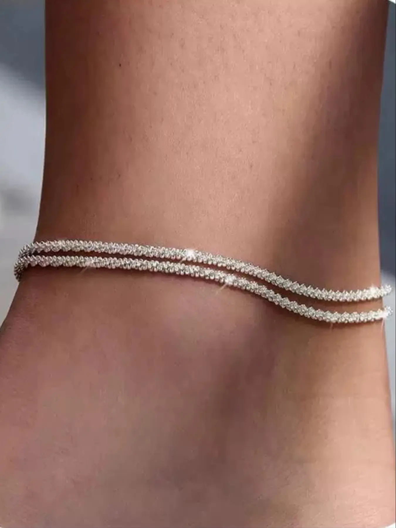 Golden silver double-layer starry caterpillar sparkling ankle bracelet, exquisite thin sparkling ankle chain or bracelet adjustable summer beach foot jewelry, suitable for women