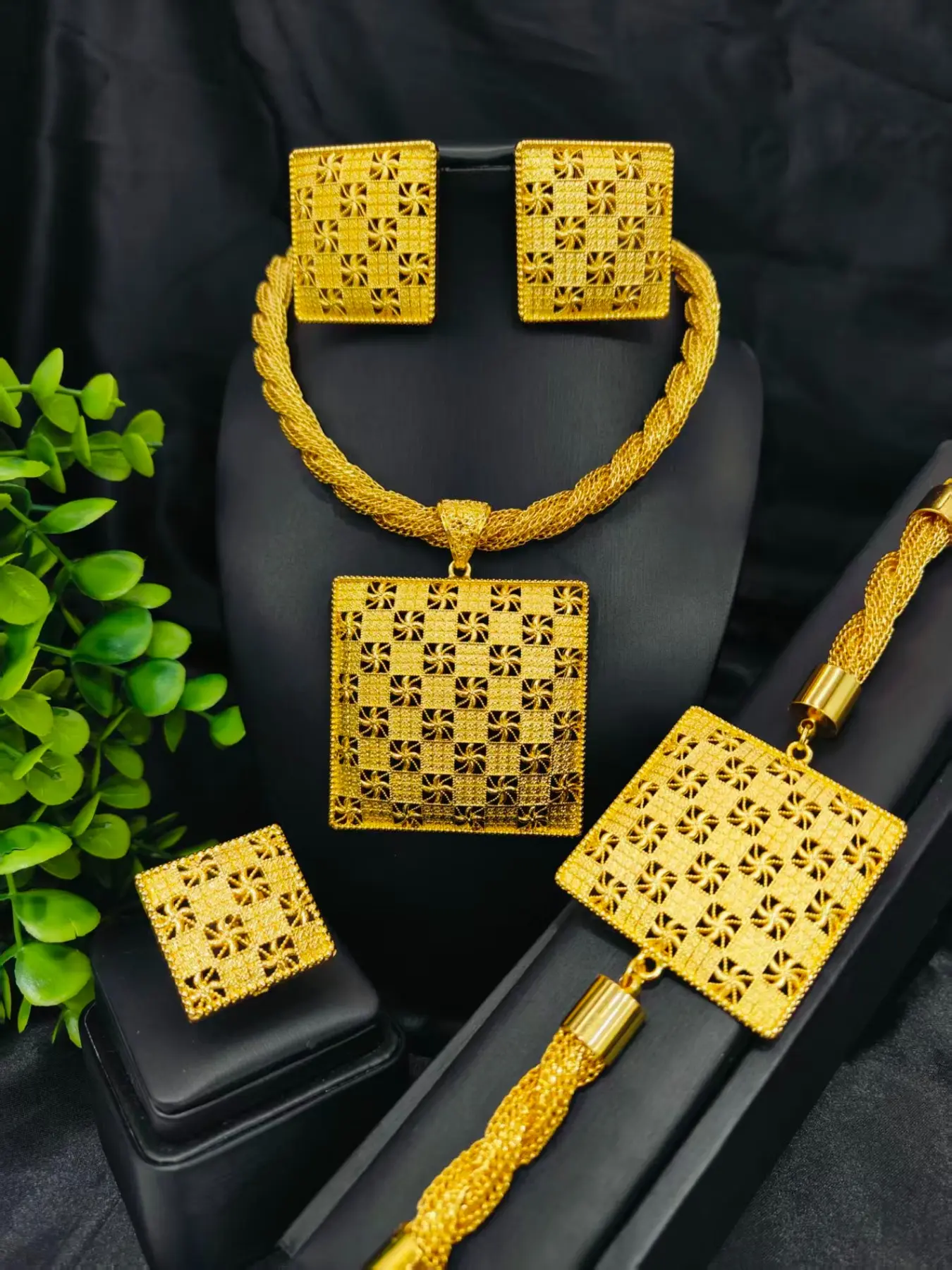 Fashion Women's Square Pendant Jewelry Set, Fashionable Jewelry Set, Necklaces Earrings Set, Necklace Bracelet Ring Earrings, Wedding Party Gift, All Seasons