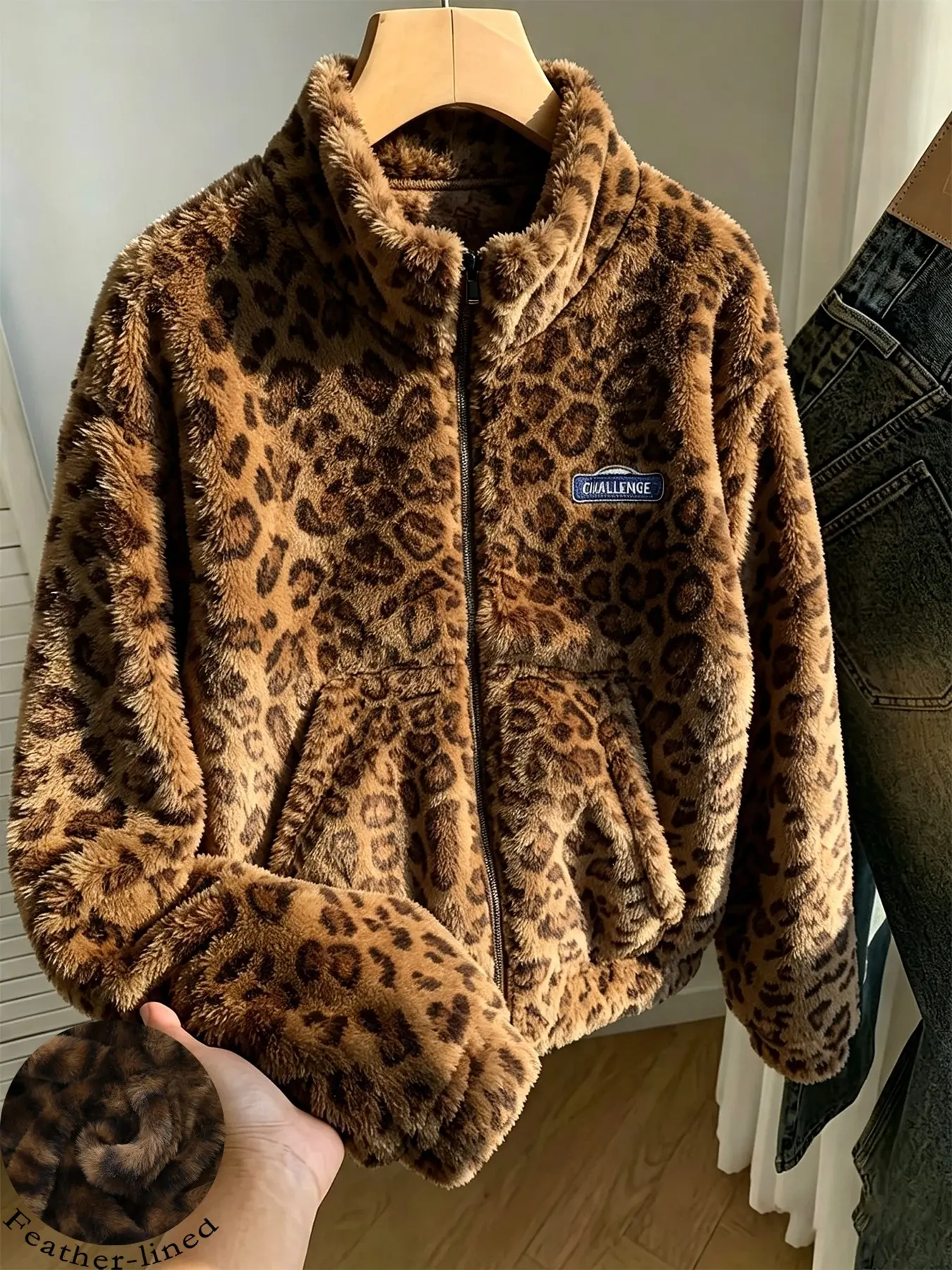Women’s jacket. Y2K American retro, sweet and cool, pink leopard print, plush collar, warm, autumn and winter, thick, zippered jacket. Loose fit, appliqué patches, large pockets, autumn and winter casual top, cozy for home use.