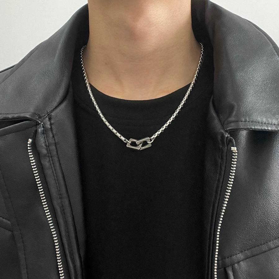 Simple double ring buckle titanium steel necklace men's cold wind niche high sense street hip hop collarbone chain couple accessories tide