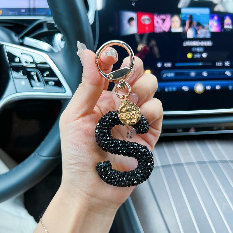 Creative Rhinestone Car Keychain, Aesthetic Bag Pendant Bag Charm, Fashionable Letter Key Ring, Elegant Bag Charm Accessory, Perfect Holiday  Accessory for Men & Women