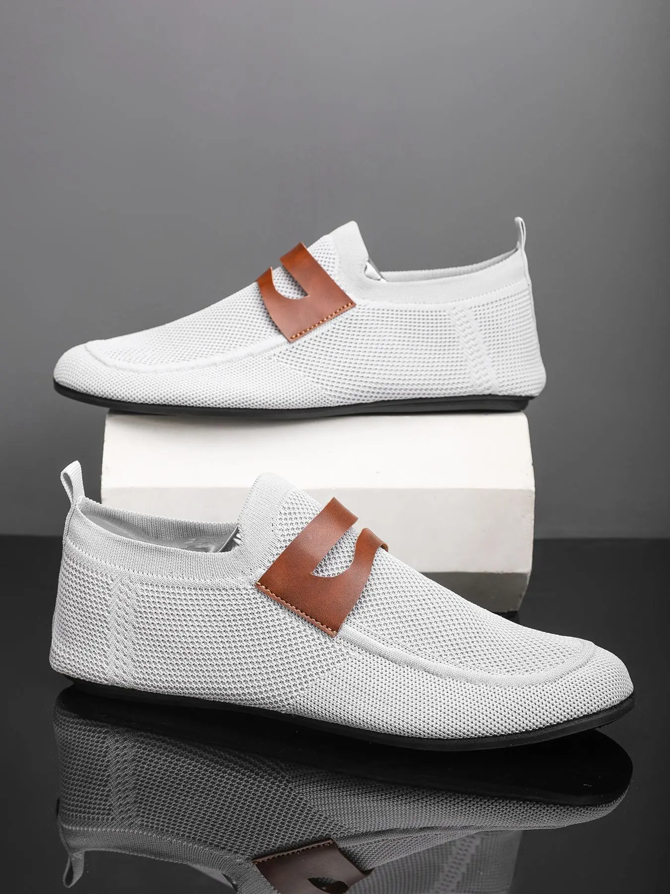 Men's minimalist casual sports walking shoes, portable training shoes, anti slip one foot training shoes, suitable for fitness and home use.