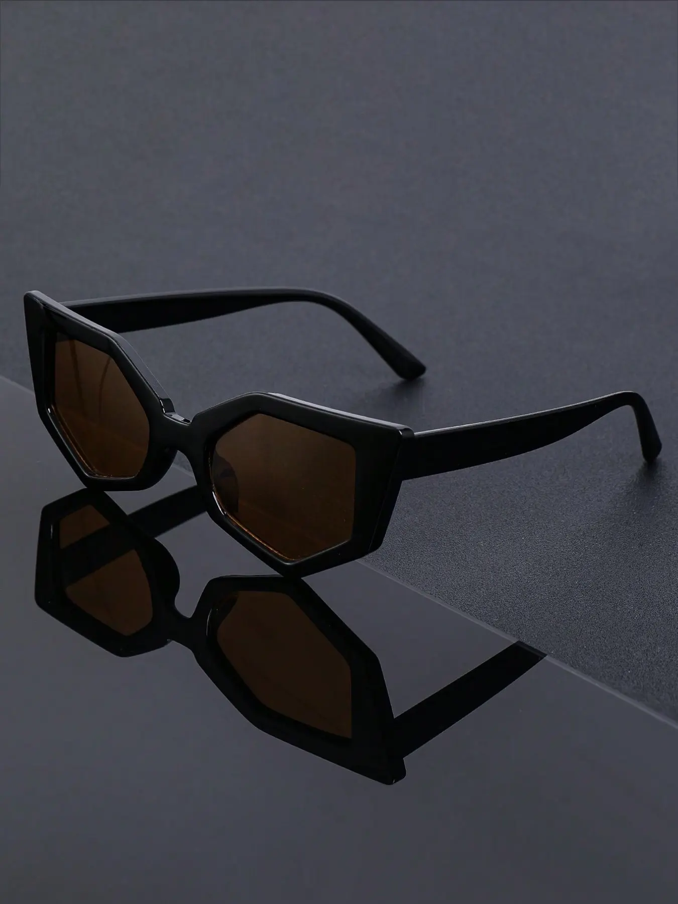 Unisex Small Frame Cat Eye Glasses, Hip-Hop Style Fashion Eyewear, Perfect for Street Photography, Runway Shows, Parties, Daily Wear