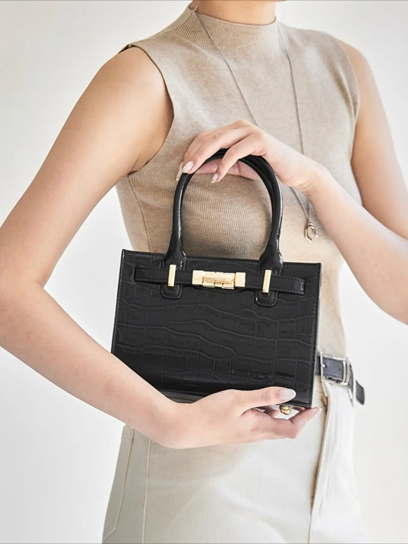 2026 new spring and summer portable small bag women's versatile fashion leather crossbody crocodile pattern Kelly shoulder bag