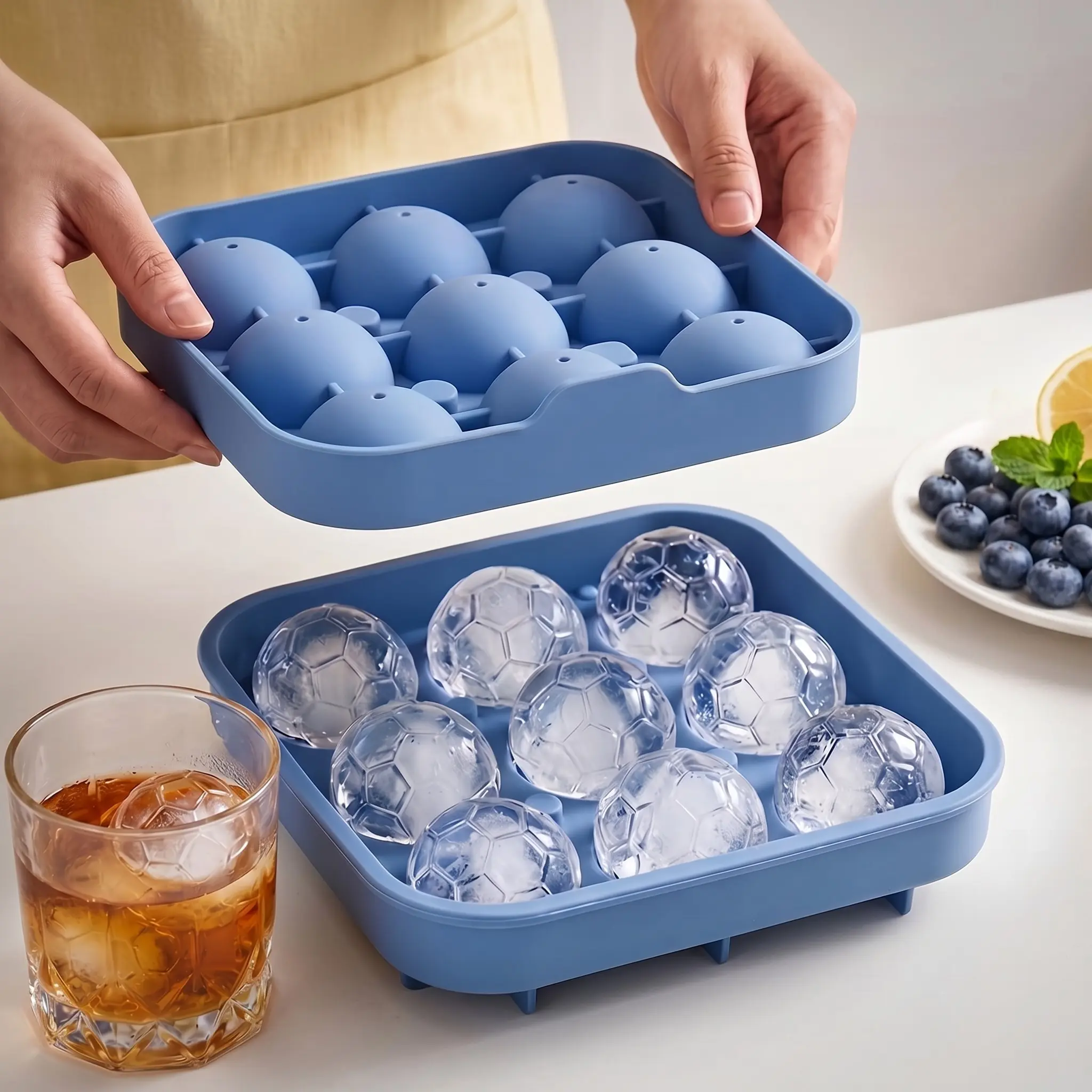 9-Hole Silicone Soccer Ball Cube of Ice Tray with Lid - Ice Ball Trays - Round Ice Ball Mold for Whiskey, Cocktails And Party Drinks - Easy-Release Flexible for Home Bars And Sports-Themed Parties