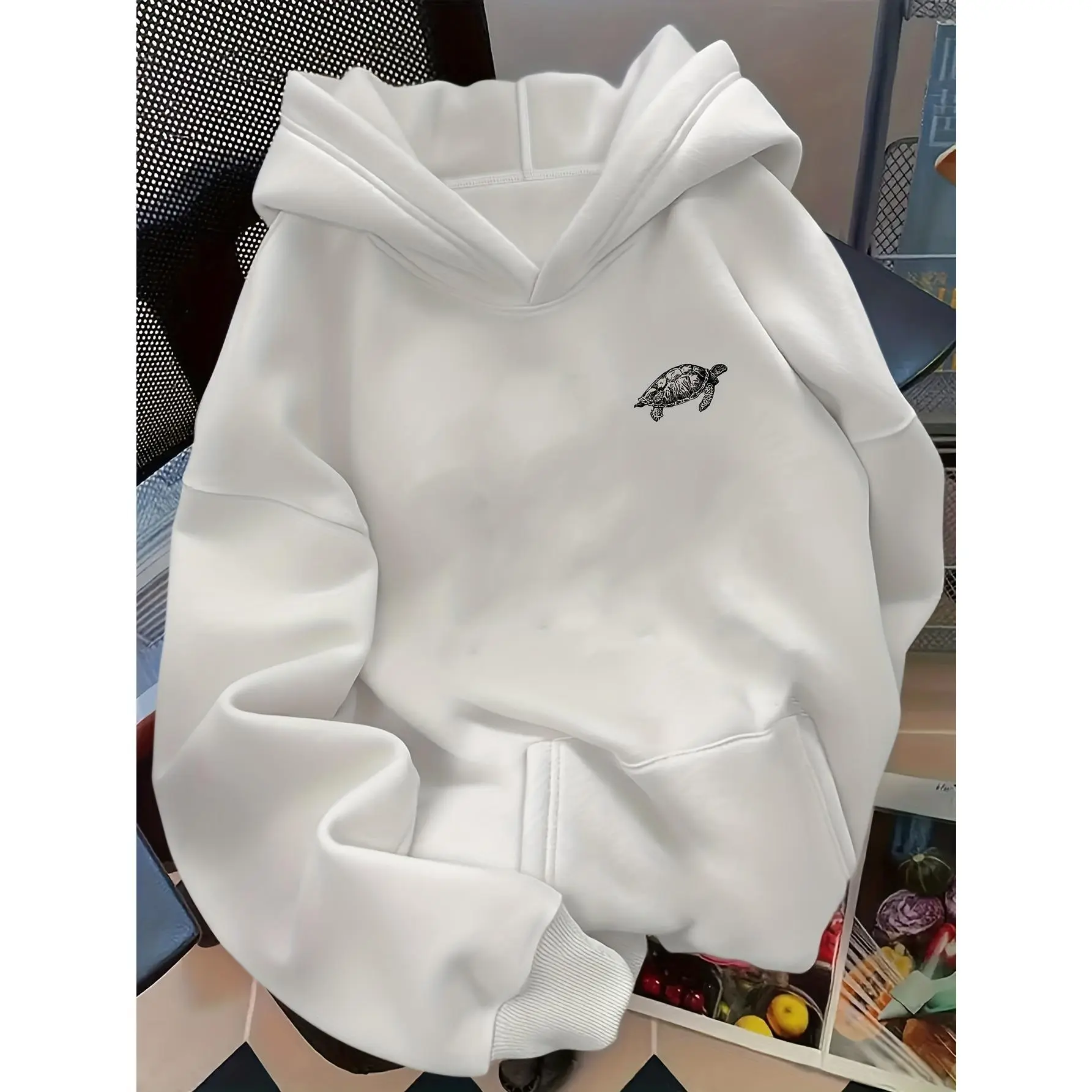 Minimalist Sea Turtle Chest Print Hoodie, Small Graphic Pullover Hooded Sweatshirt, Casual Ocean Animal Long‑Sleeve Top, Simple Aesthetic Oversized Hoodie, Unisex Everyday Cozy Sweatshirt