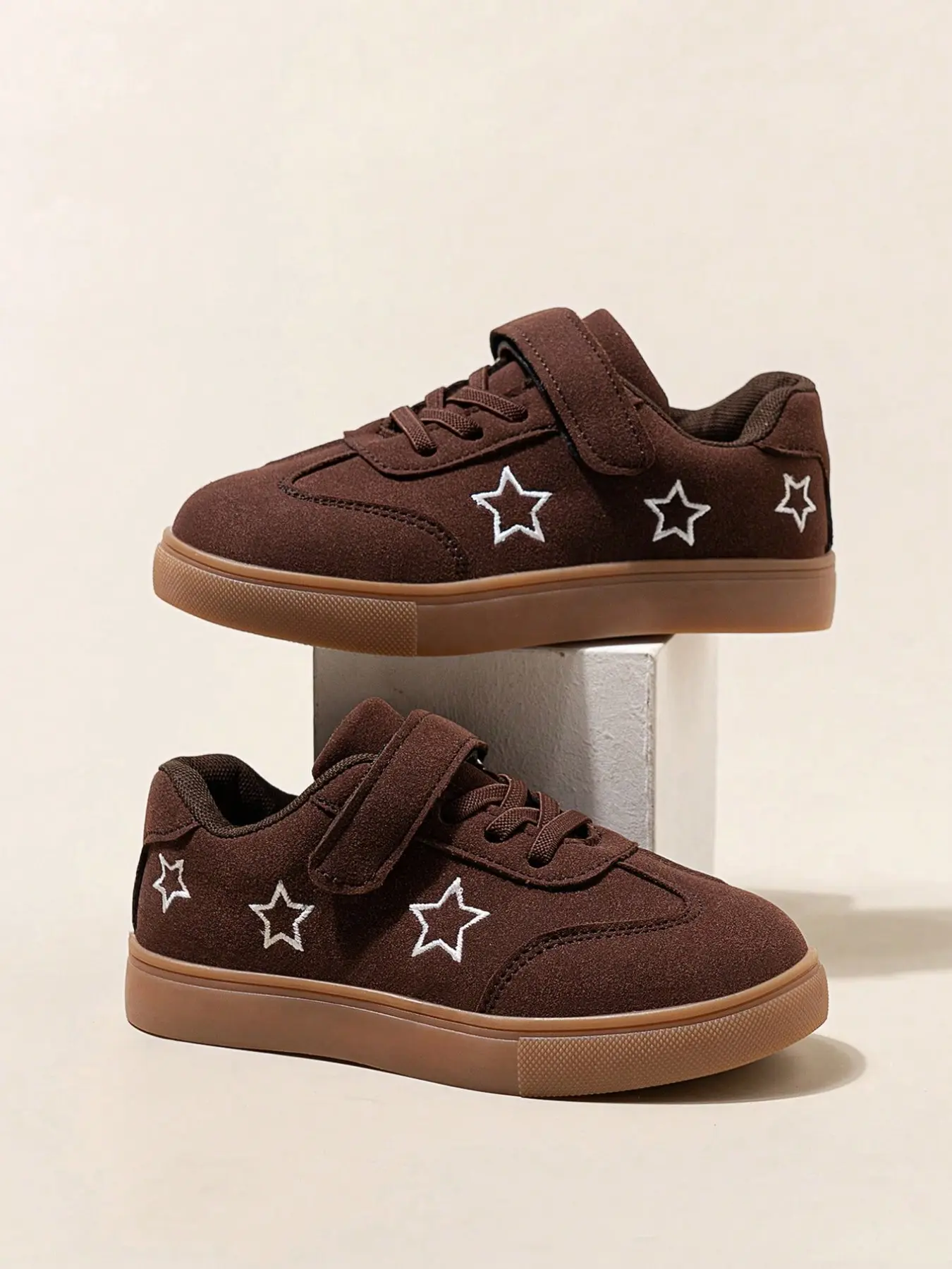 Star Embroidered Velcro Kids Board Shoes, Non-Slip Soft Sole Unisex Retro Low Top Casual Canvas Shoes, All-Season Student Footwear, Nonslip Trainers