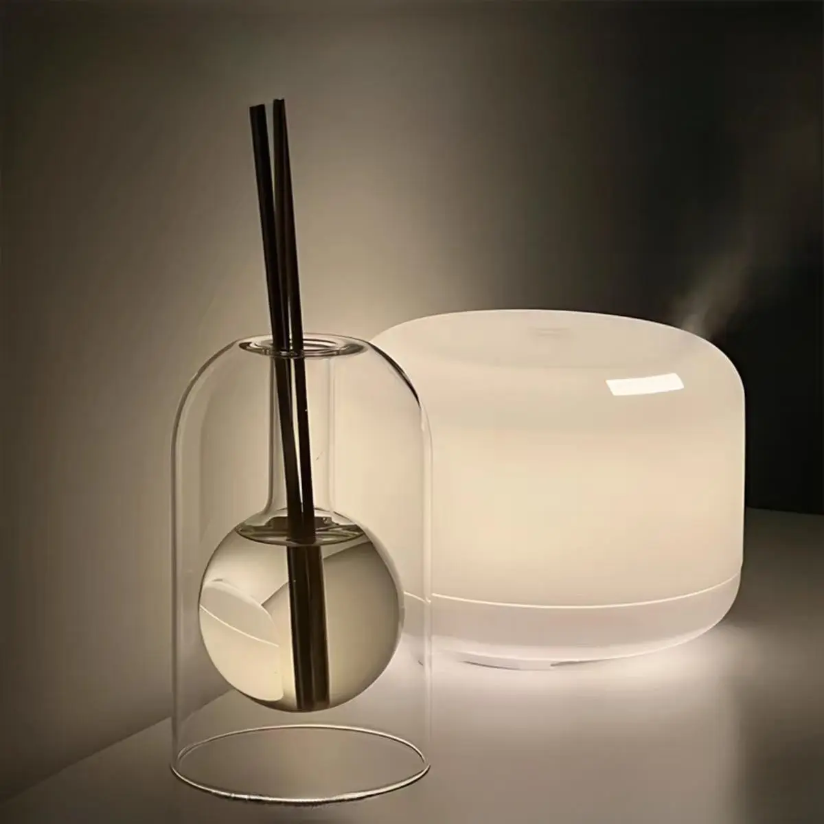 Clear Glass Aromatherapy Diffuser, 1 Count Portable Glass Diffuser Bottle, Non-Electric Home Fragrance Diffuser for Bathroom, Living Room, Hotel, Salon