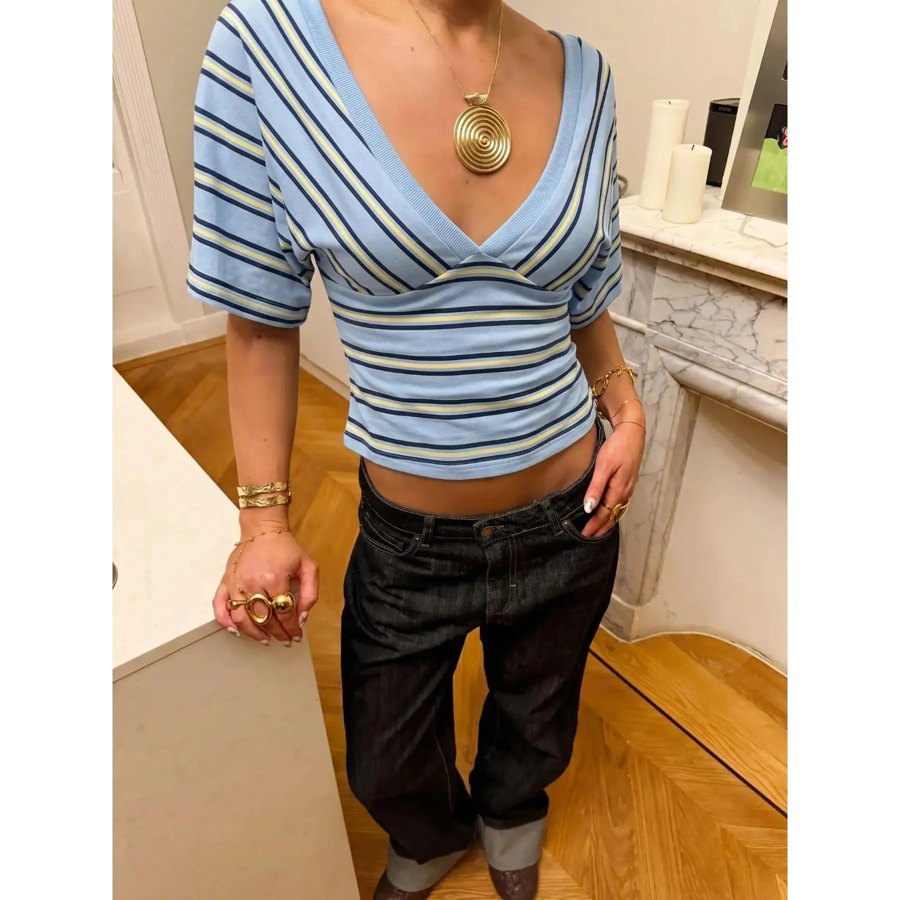 Women’s Striped V Neck Wrap Crop Top, Form Fitting Puff Sleeve Y2K Blouse, Stylish Comfortable Everyday Wear