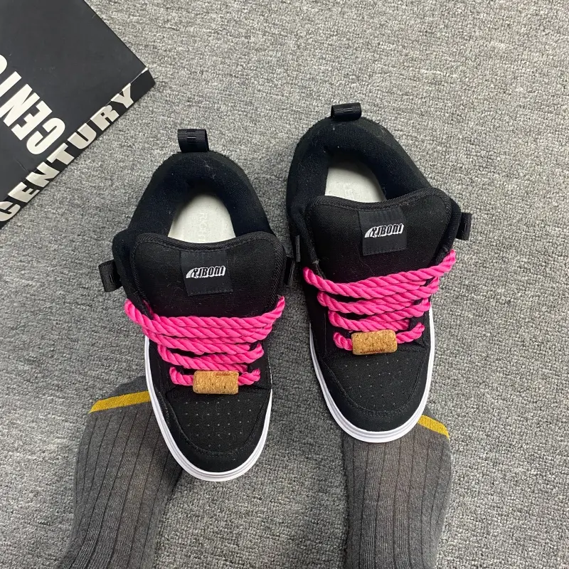 Unisex Black Chunky Bread Skate Shoes, Wide & Big Foot Friendly Streetwear Platform Sneakers, Retro Canvas Casual Trainers for Men Women, Complete Sizes 36-50 Including Extra Large Sizes shoes to buy 2026