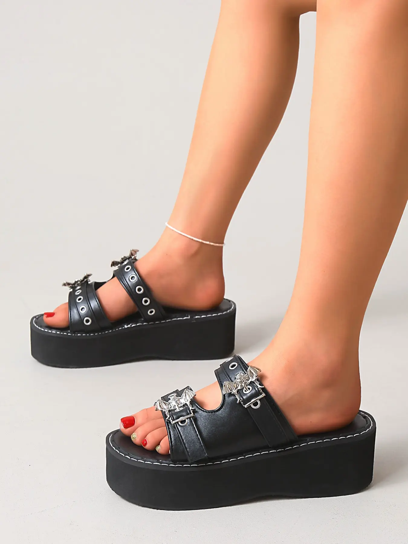Punk Style Bat Metal Buckle, Gothic Subculture Iconic Decoration, Women's Thick Sole Sandals Slippers, Fashionable Footwear