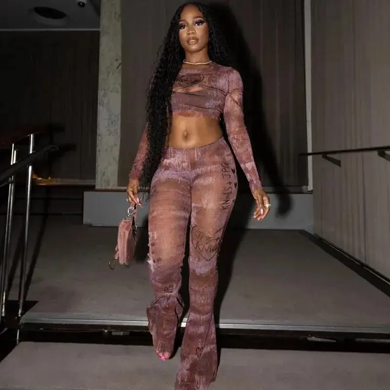 2025 New Fashion Printed Sexy Women Two-piece Set Round Neck Long Sleeve Crop Top Flared Checkered Brown Pants Casual Minimalist Basic Shorts For Summer Autumn