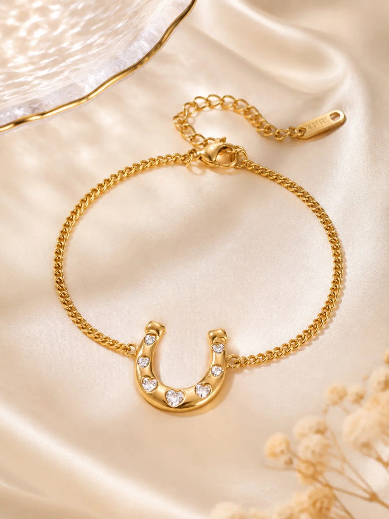 Forever Series-XI Lucky Horseshoe Zircon Bracelet for Women Elegant Dainty Gold Stainless Steel Heart Charm Bracelet Minimalist Trendy Jewelry Lightweight Everyday Bracelet Perfect Gift for Birthday Christmas & Special Moments
