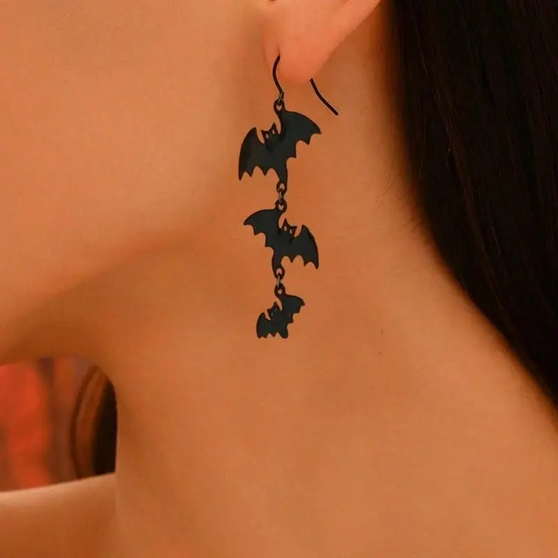 Gothic Bat Pendant Drop Earrings for Women, Halloween Statement Jewelry, Lightweight Alloy Witchcore Vampire Aesthetic Dangle Earrings, Alternative Fashion Accessories for Cosplay, Festival, Party & Daily Wear, Music, Role Play, Cosplay Conventions, Bat C