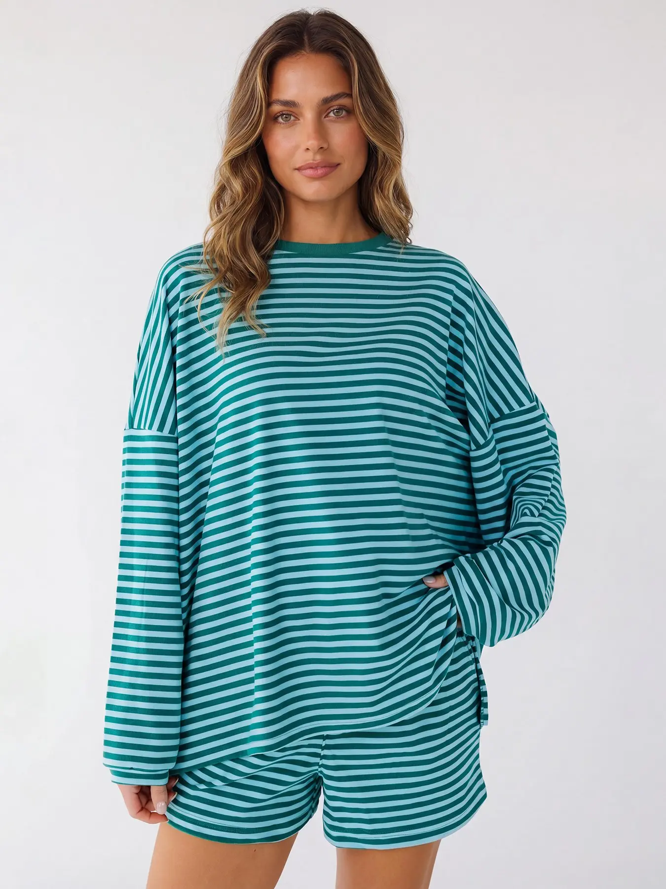 Women's Striped 2 Piece Set, Loose Fit Oversized Round Neck Long Sleeve Sweatshirt and Pocket Shorts, Fall & Winter Casual Home Wear