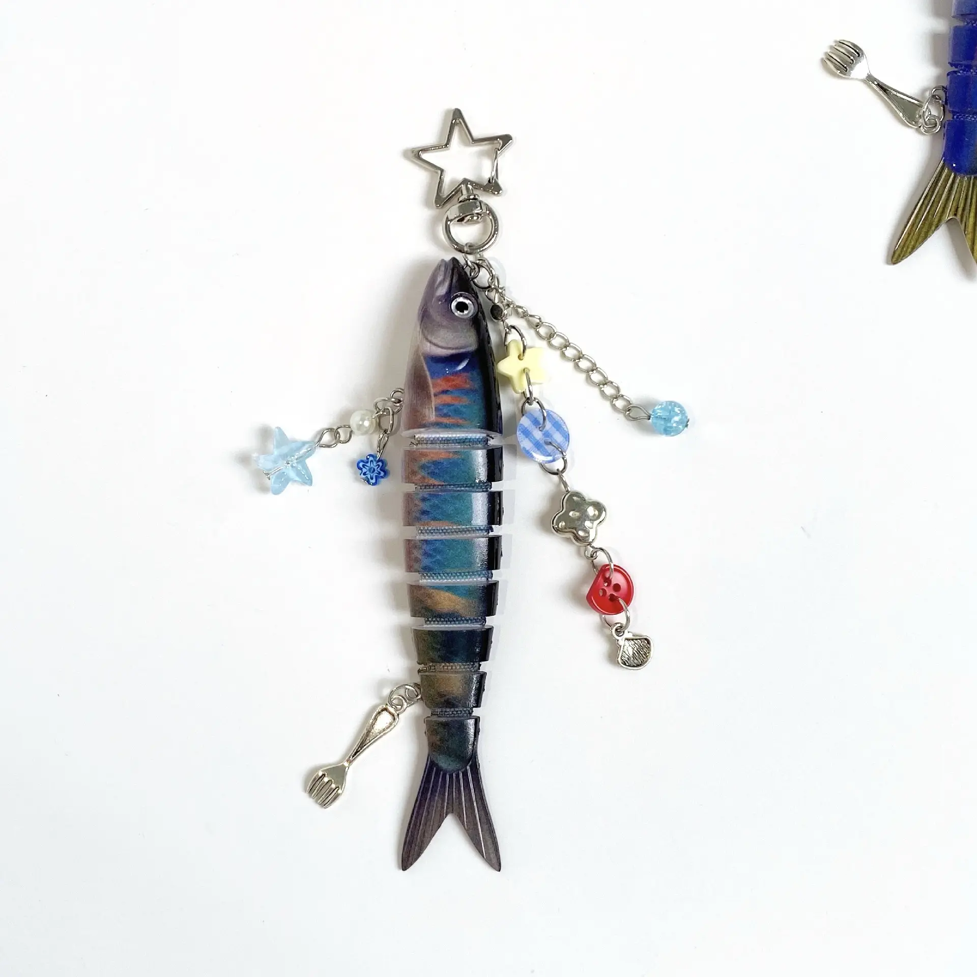 Novelty Star & Fish Keychain - Jointed Realistic Fish Lure Keyring with Beaded Charm, Good Luck Kawaii Pendant Trinket for Bags Backpacks Accessories