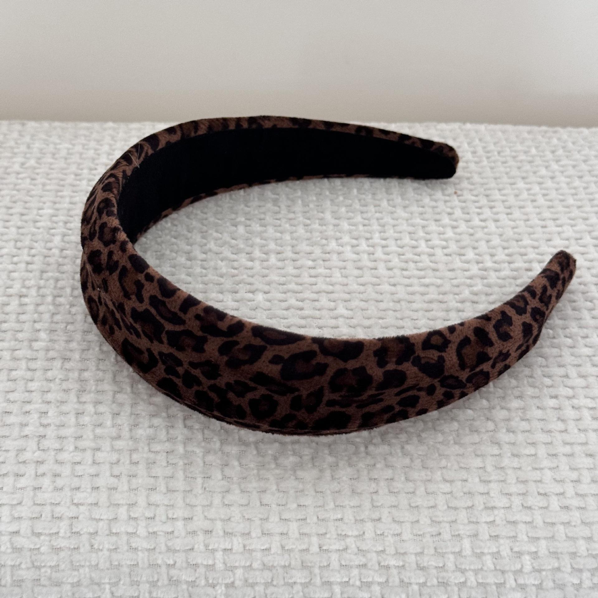Women Vintage Leopard Print Velvet Sponge Headband Hong Kong Style Elegant Versatile Hair Accessory For Daily Wear