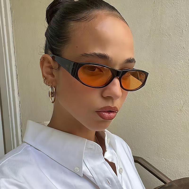 Fashionable Retro Oval Sunglasses for Men and Women - Stylish & Comfortable Casual Sun Glasses with Trendy Design and Versatile Appeal