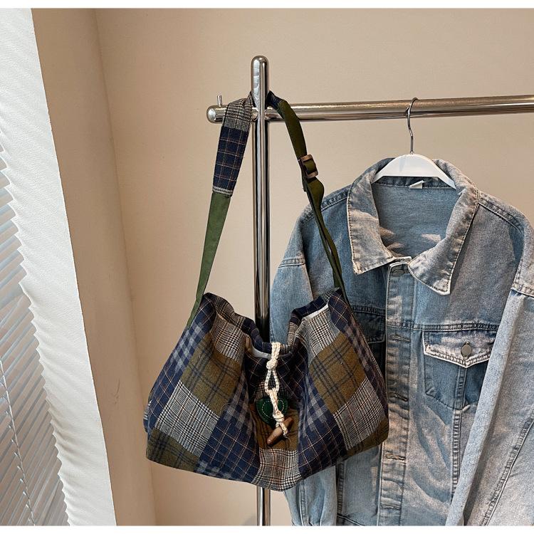 New Winter Plaid Crossbody Bag Fashion Retro Texture Square Shoulder Bag Lightweight Casual Leisure Large Capacty Coach Bag