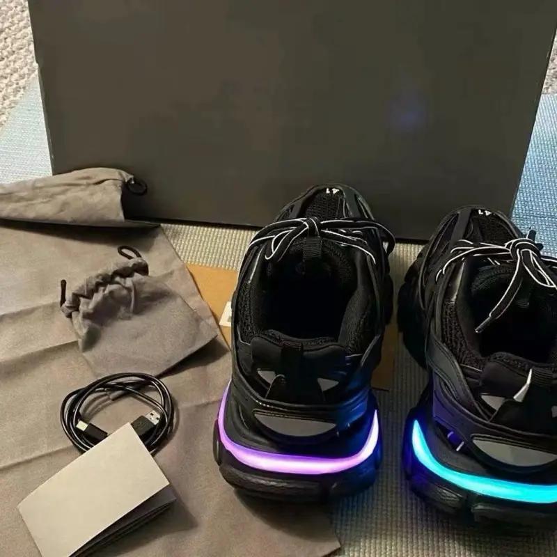 2026 LED Shining Couples Sneakers men's and women's Casual Breathable shoes track Chunky trainers