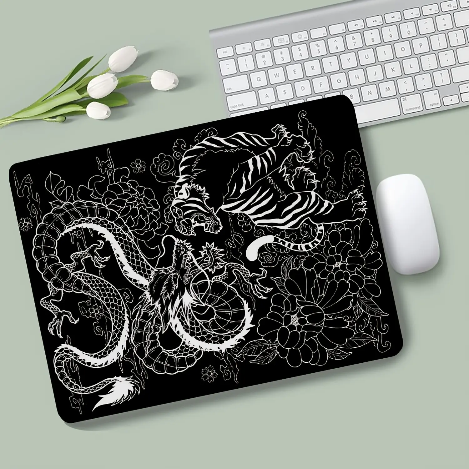 Black And White Dragon And Tiger Floral Design Mouse Pad for Gamers, Non-Slip Mini Desk Mat, Desktop Decoration Pad,Suitable for Office And Gaming