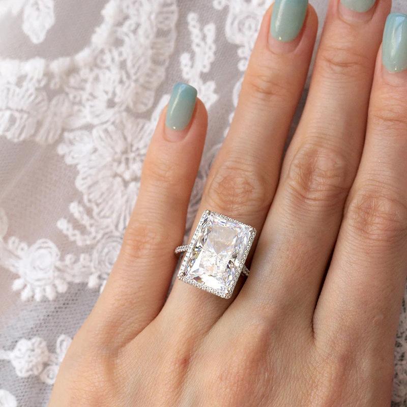 Bright Rectangular Eye-Catching Statement moissanite Ring - Quiet Luxury Trendy It Girl Elegant Minimalist Jewelry Accessories for Women Valentines Gifts for gf