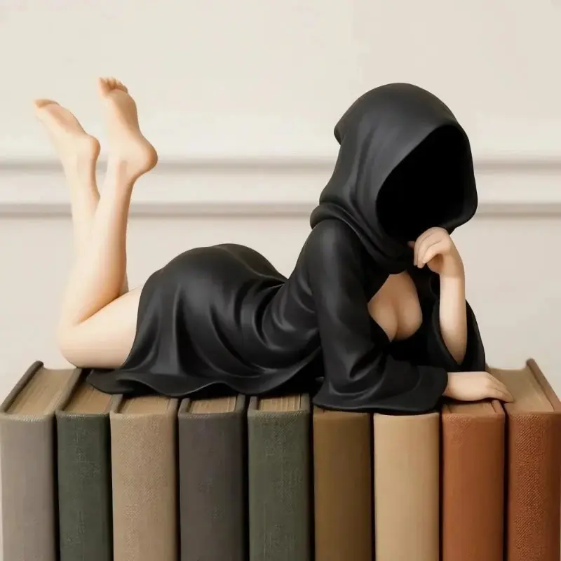 3D Gothic Black Robe Queen Person Sculpture, Decorative Modern Spooky Sitting Statue, Home Decor Items for Bookshelf Desktop, Halloween Ornament Gift