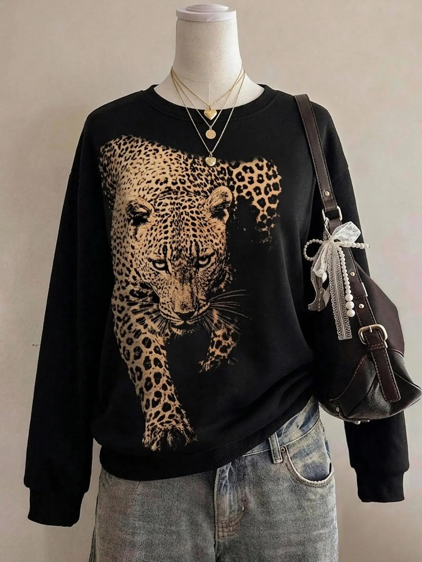 Women's Loose Fleece Pullover Sweatshirt, Tiger Print Design, Long Sleeve, Casual H-Type, Fall & Winter Essential, Unlined