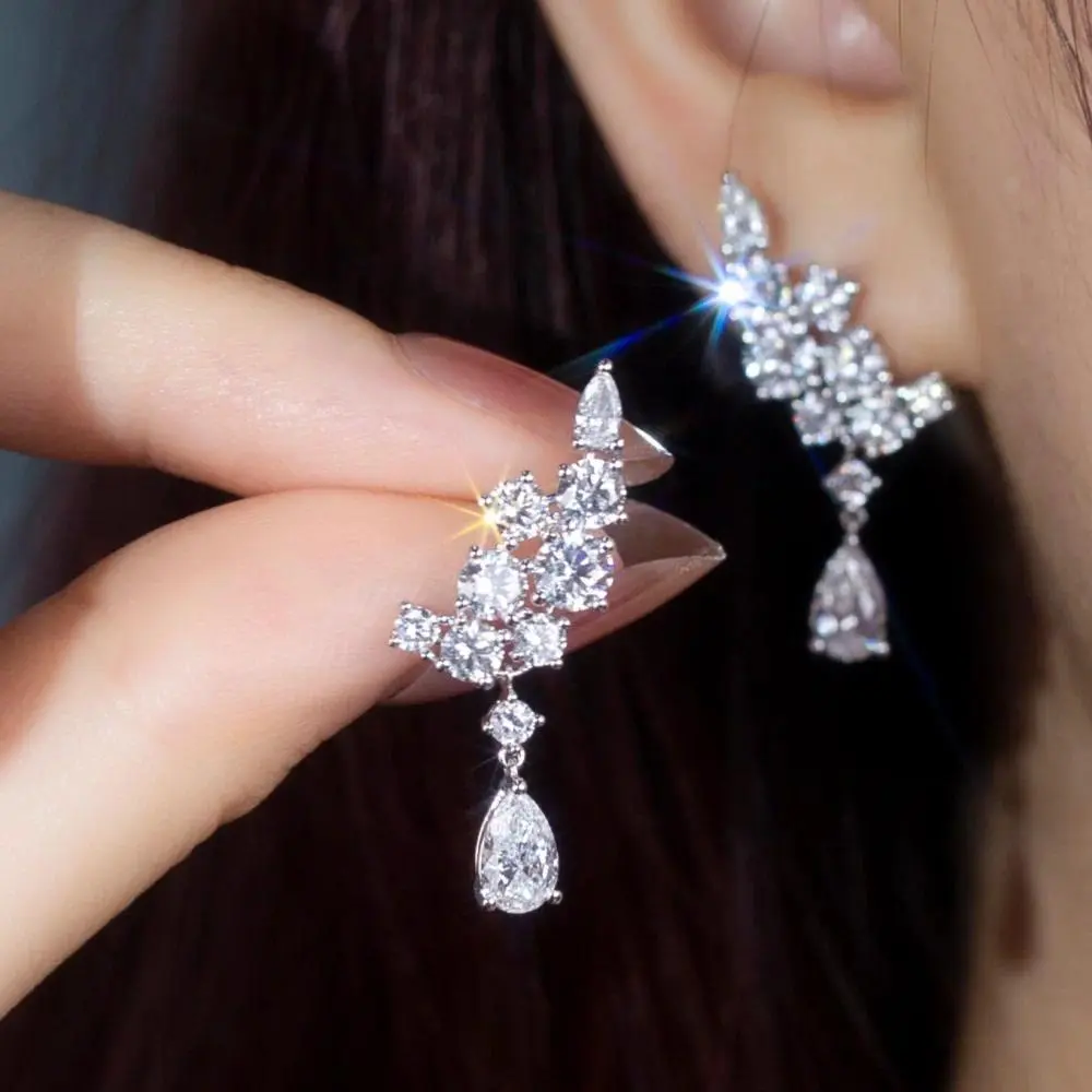 A pair of 14K Gold Earring White Lab Grown Diamonds VS Quality Jewelry spot wholesale MSE-645